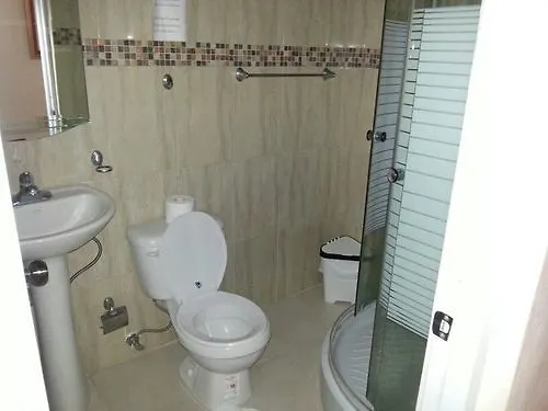 Vandrarhem Hostal Los Jensen Playa Dorada